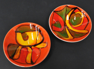 Lot 211 - 2 x Mid Century Poole Pottery Delphis Bowls - Orange & Red Tone -