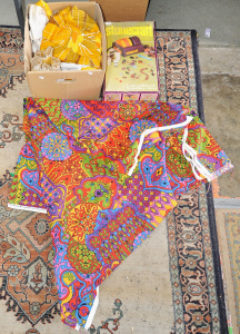 Lot 021 - Box of Retro Items incl Dupont Screen-printed Fabric, Art Glass Piece,