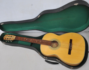 Lot 056 - Japanese Canora classical nylon string guitar c1960s with hardcase and