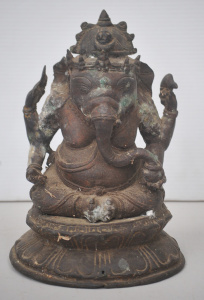 Lot 116 - Vintage bronze statue of seated Ganesha - 29cm H