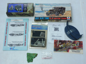 Lot 129 - Boxed unmade and complete plastic Model Kit US Army 3 4 Ton Truck by E