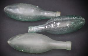Lot 145 - 3 x vintage green glass torpedo bottles inc 1 embossed Pitts Double So