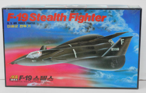 Lot 147 - Boxed unmade plastic Model Kit 1 48 scale Experimental Stealth Fighter