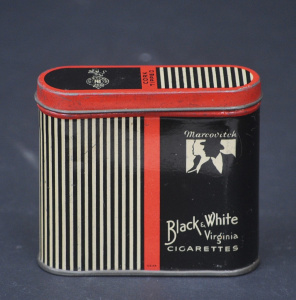 Lot 160 - Vintage Macovitch Black & White Virginia Cigarette Pocket Tin - ma