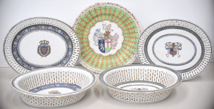 Lot 195 - 5 pces c1800 & c1900 Chinese Heraldic Porcelain all with coat of A