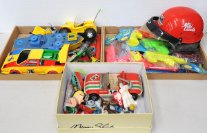Lot 042 - Large group of retro plastic toys inc unopened water pistols, Smurfs,