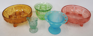 Lot 127 - Group lot vintage coloured glass inc Art Deco Green Depression glass V