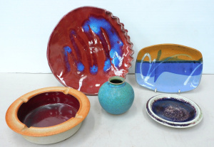 Lot 166 - Group of quality Australian studio pottery inc Fregus Stewart ashtray