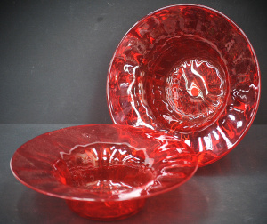 Lot 187 - Pair of vintage Whitefriars ruby glass Wrythen pattern centrepiece bow