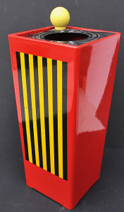 Lot 200 - Georges Briard 1980s Memphis style Modernist Cocktail Shaker - 30 5cm
