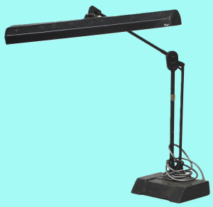 Lot 068 - Vintage Industrial Style Planet F Desk Lamp w Articulating Arm