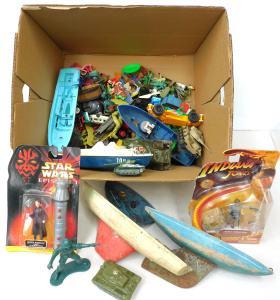 Lot 015 - Box lot of toys inc pond yachts (af), carded bootleg Star Wars, army m