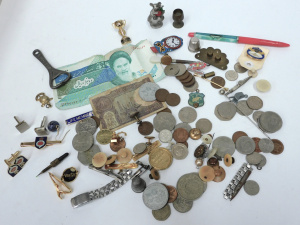 Lot 035 - Group of small items inc foreign coins and bank notes, souvenir MS Pri