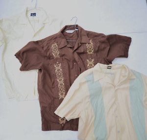 Lot 012 - 3 x vintage Retro Mens short sleeved Summer Shirts - Da Vinci Californ