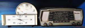Lot 025 - Group Lot retro Clocks & Radio