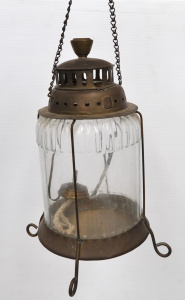 Lot 109 - Vintage Brass Hanging Lantern w GB Makers Mark to Top