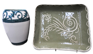 Lot 135 - 2 x pieces Australian Pottery - 1951 Peter & Judith Fergusson squa