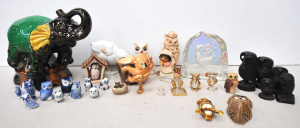 Lot 138 - Group Lot Animal Figures - incl Rikaro Kangaroo, Swarovski Owl, Beatri