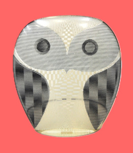 Lot 151 - Retro Abraham Palatnik Lucite Op Art Owl - larger size, winking eyes,