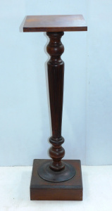 Lot 3 - Vintage oak Classical style fluted square topped pedestal - 100 5cm H