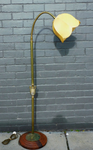 Lot 18 - Vintage Classical style brass goose neck standard lamp with fluted colu