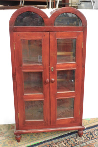 Lot 59 - Double arched 3 shelf timber display case - 116cm H