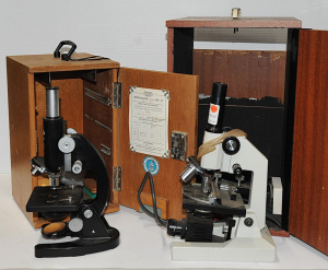 Lot 142 - 2 x Vintage Cased Microscopes incl Shimadzu Kalnew Microscope SKF-S3 &