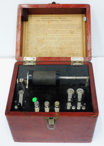 Lot 146 - Oak cased Apollo Medical Apparatus electro-shock therapy device produc
