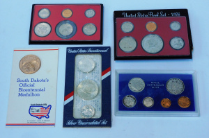 Lot 165 - Group lot of Coin Currency inc 1980 Royal Australian Mint Coin Proof s