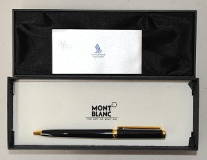 Lot 166 - Boxed Mont Blanc retractable ball point pen in black and gold with gui