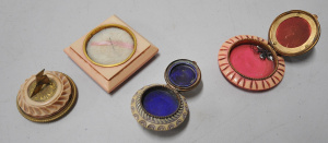 3 Vintage Vanity Compacts inc Footed Bakelite & Brass with sundial finial to