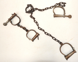 Lot 39 - 2 pces inc Vintage style Iron Hiatt Screw Key handcuffs & Leg Shack