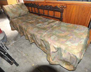 Lot 44 - Edwardian oak and pine chaise lounge w modern Australiana upholstery -