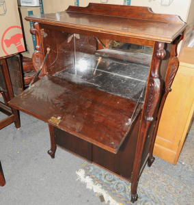 Lot 55 - Oak cabinet w fold out mirror backed upper segment c1930s - 114cm H