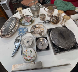 Lot 72 - Box lot Mixed inc Selanger Hammered Pewter water jug, Strachan boxed Pl