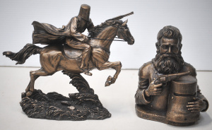 Lot 102 - 2 x Verenese cold cast bronze coated statuettes of Ned Kelly (larger 2