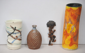 Lot 163 - 4 pces Australian Pottery inc Brownie Downie Wall plaque 16cm H, Hand