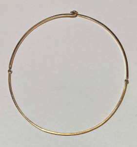 Lot 195 - 9ct gold collar necklace - three section linked pieces - approx 12cms