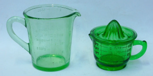Lot 196 - 2pce Green depressions glass inc 2 pce Jug with fitted juicer & La