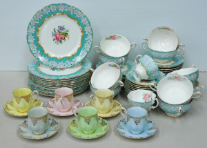 Lot 208 - Group lot of Royal Albert inc Part Dinner setting Enchantment Pattern