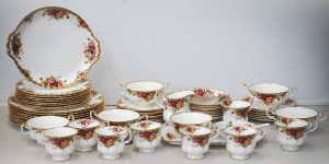 Lot 209 - Royal Albert Old Country Roses Dinner set for 8 plus inc Main & En
