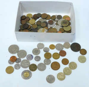 Lot 046 - Group lot of Australian & Foreign currency inc Aust Decimal Copper