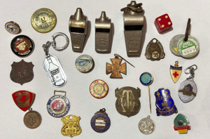 Lot 048 - Grp - incl enamel and other vintage badges, Victoria Postal, Corowa, B