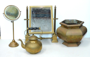 Lot 084 - 4 pces Vintage brass inc Adjustable Shaving mirror with bevelled edge,