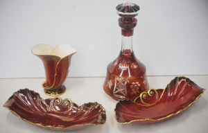 Lot 139 - 4 pces inc 2 x Carlton Ware Rouge Royale leaf vase & pair of oblon