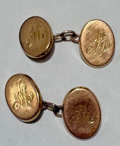 Lot 177 - Pr vintage 9ct oval Cufflinks engraved with M - TW 7 9 grms