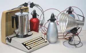 Lot 084 - Group lot - MCM Retro items - Portable Mercury Typewriter, 3 x coloure