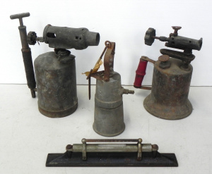 Lot 119 - Group of 4 vintage tools inc Goodell Pratt branded machinists spirit l