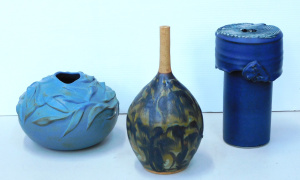 Lot 128 - 3 pces Australian Pottery inc Signed Philip Warner Blue Glaze Vase w r