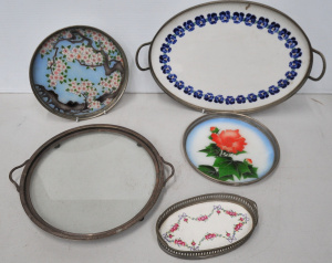 Lot 139 - 3 x vintage EP rimmed ceramic and glass trays + 2 x drink sets inc tra